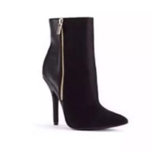 Jennifer Lopez heeled booties